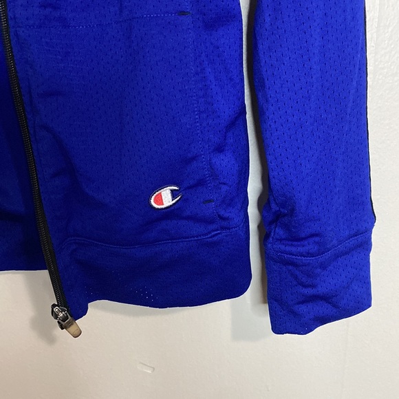 🍂Comfy Champion Blue Jacket! - Picture 3 of 6